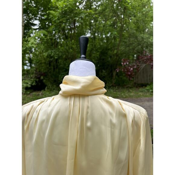 Vintage Liz Claiborne Satin Button Neck Office Blouse Light Yellow S 8 Polyester - Picture 10 of 12